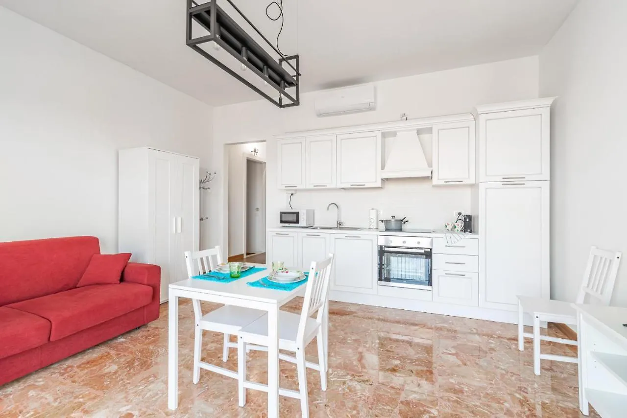 City Center - Luigi&Carolina Apartments - By Host4U Pavia