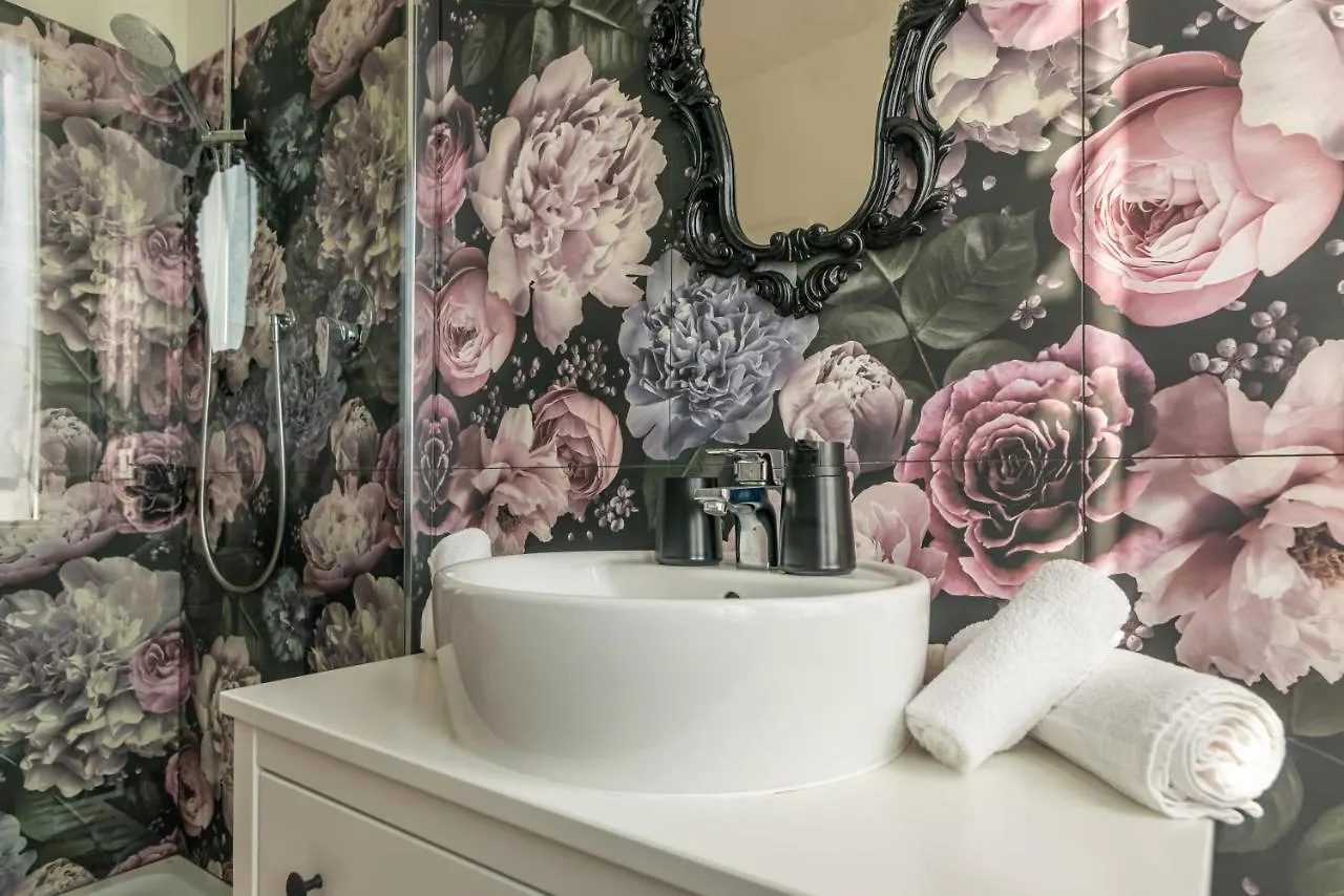 City Center - Luigi&Carolina Apartments - By Host4U Pavia